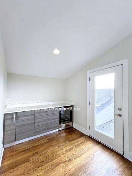 Building Photo - 1804 Cahal Ave