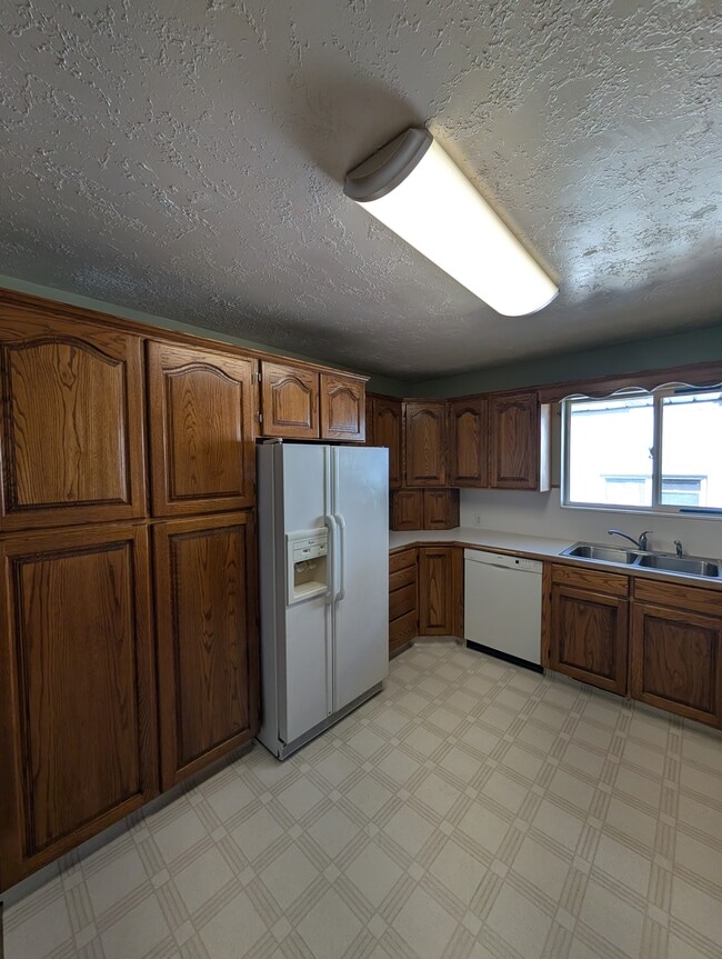 Building Photo - 129 N 100 W