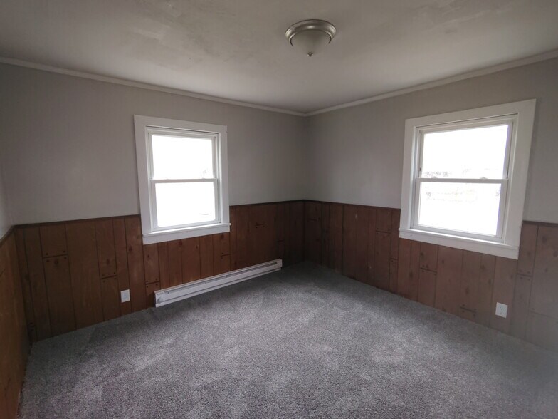 Building Photo - 1804 S Wall Ave