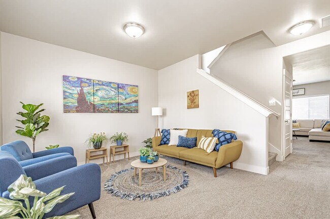 Building Photo - 1120 Monroe Dr