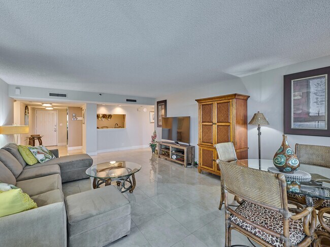 Building Photo - 3420 S Ocean Blvd