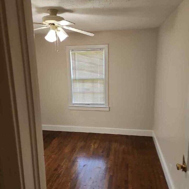 Building Photo - 936 Camden Ave