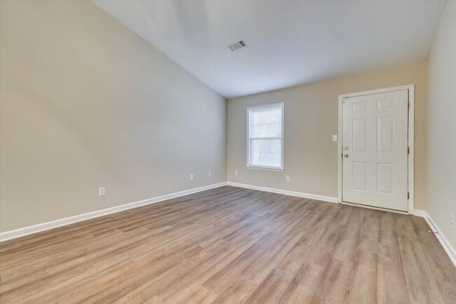 Building Photo - 1622 Emma St