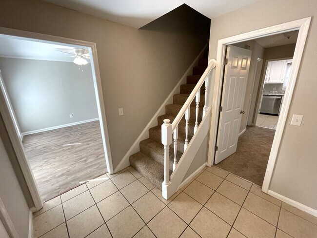 Building Photo - Five Points - 4br House - Fall 2026 Pre-Lease