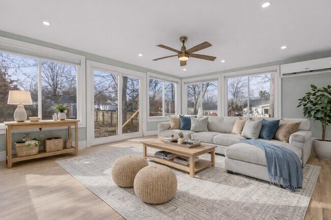 Building Photo - 622 Longview Dr