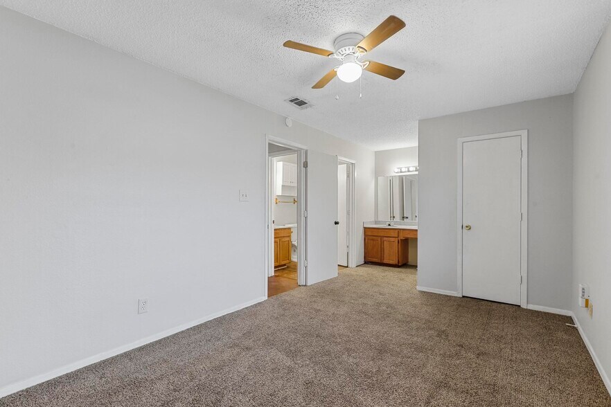Building Photo - 4920 Brianhill Dr