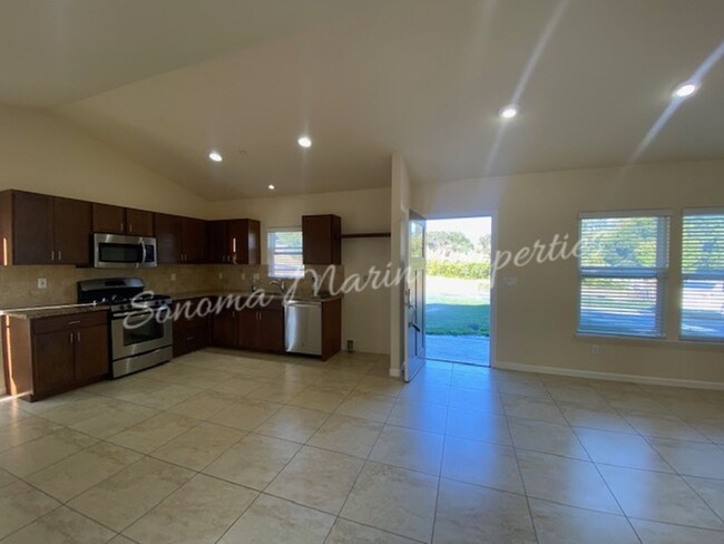 Building Photo - ~ Country Home ~ 2 Bedrooms & 2 Full Bathr...