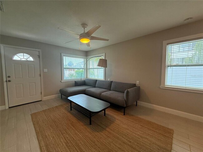 Building Photo - 3200 DE BAZAN Ave