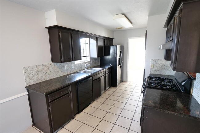Building Photo - 13314 Ensley Wood Dr