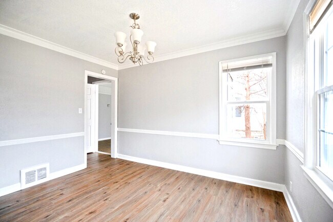 Building Photo - 1203 E 80th St