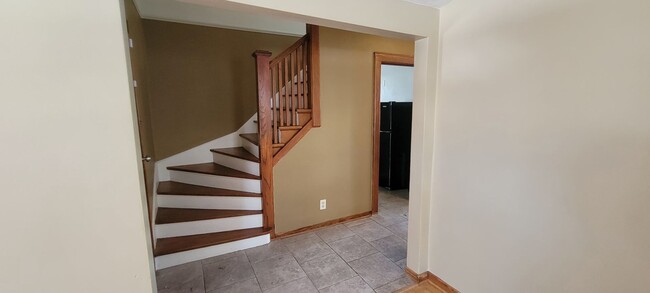 Building Photo - Single family in Tosa!