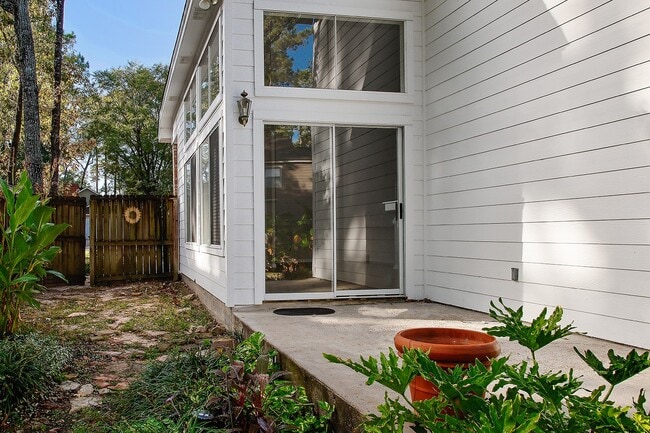 Building Photo - 31 N Rushwing Cir