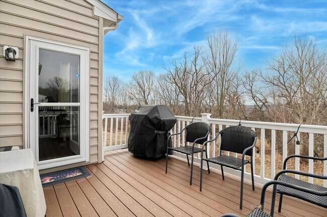 Building Photo - Stunning Town Home in Pike Creek
