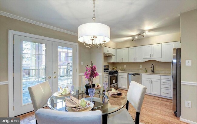 Building Photo - 7587 Chrisland Cove
