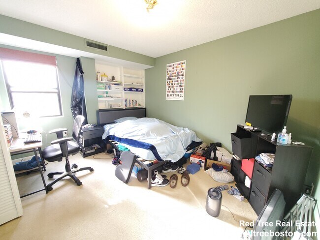 Building Photo - 23 Elm St