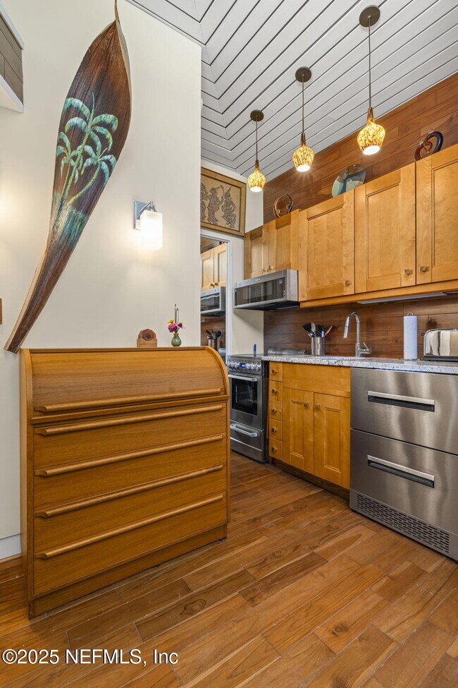 Building Photo - 2337 Seminole Rd