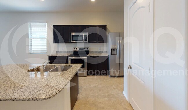 Building Photo - 17916 N Pietra Dr