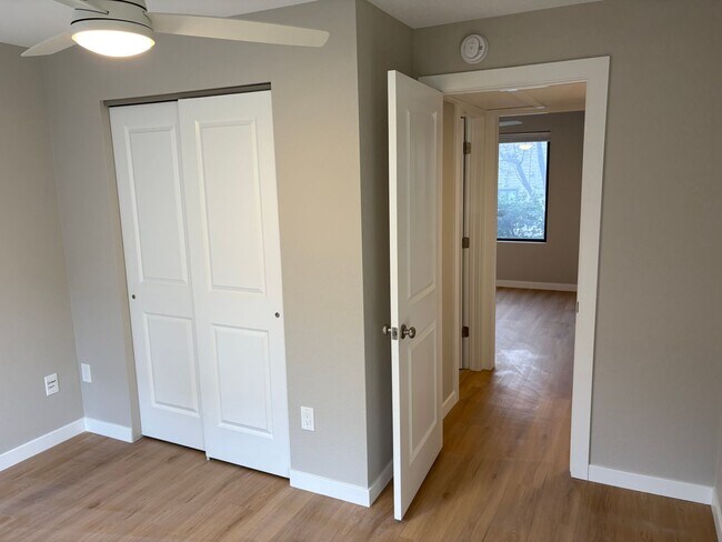 Building Photo - Completely Renovated 3 Bed 2 Bath Condo Downtown Pearl.  Brand New Interior!