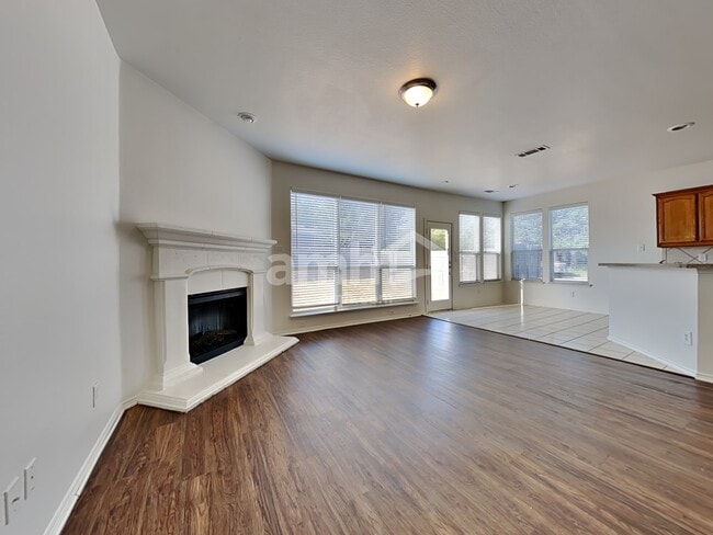 Building Photo - 14300 Cedar Post Dr