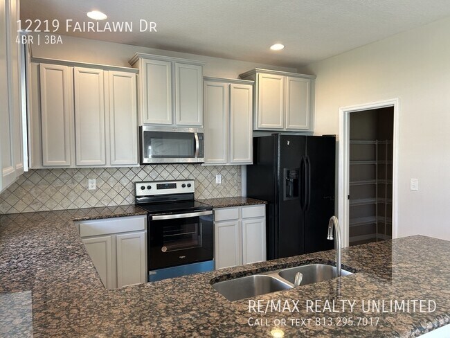 Building Photo - 12219 Fairlawn Dr