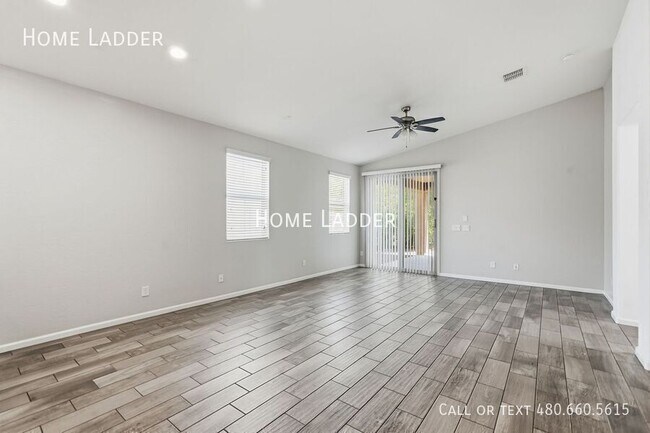 Building Photo - 3234 E Dogwood Pl