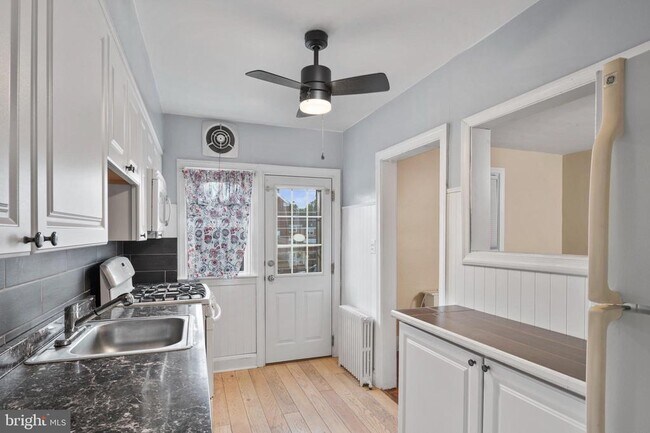 Building Photo - 710 Edmondson Ave