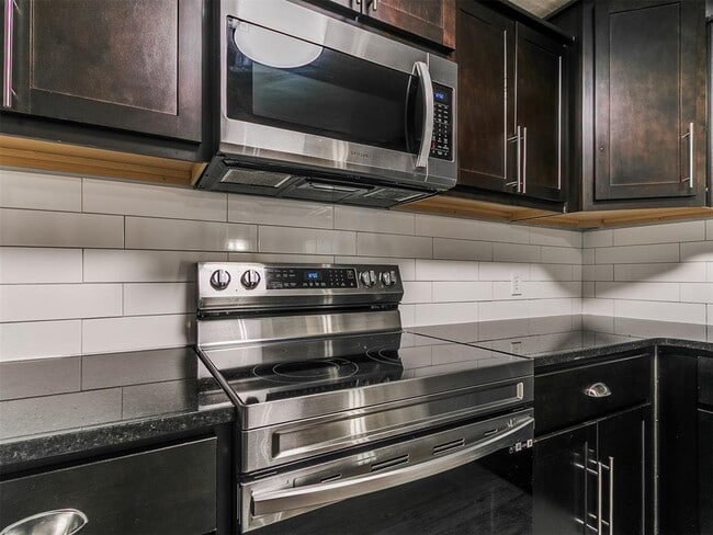 Building Photo - 816 S Santa Fe Dr