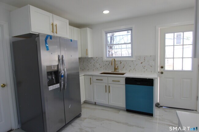 Building Photo - 52 Glen Haven Rd