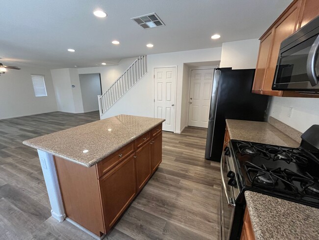 Building Photo - Rooftop Views and 3bed house for rent