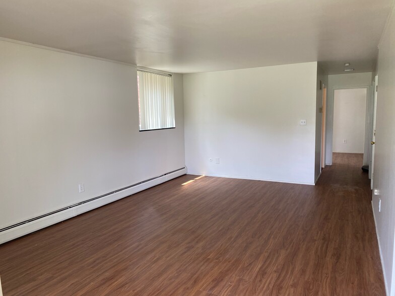 Living Room - 307 Potter Ave