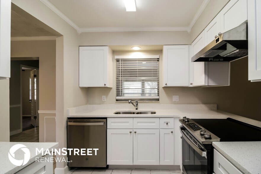 Building Photo - 1455 Montecito Ave