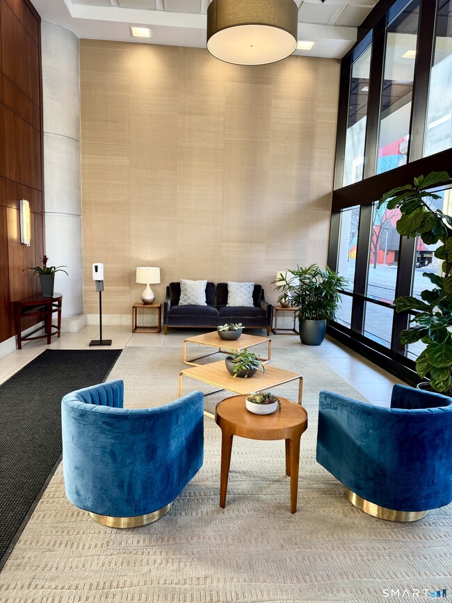 Building Photo - 127 Greyrock Pl