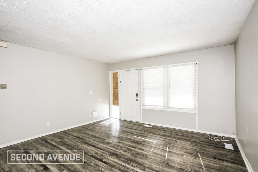 Building Photo - 8426 E 36th Pl