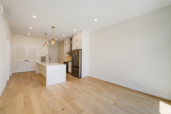 Building Photo - Modern Sophistication in NW/Friendship Heights - BRAND NEW 2BR/2BA w/ Private Parking