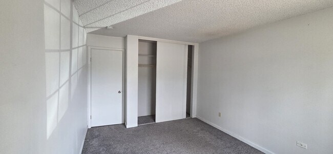 Building Photo - 5995 E Iliff Ave