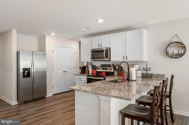 Building Photo - 171 Centergate Dr