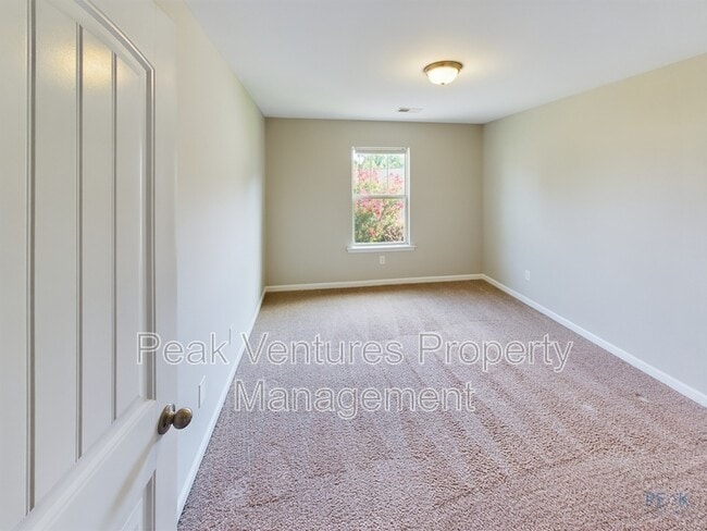 Building Photo - 11 Endeavor Cir