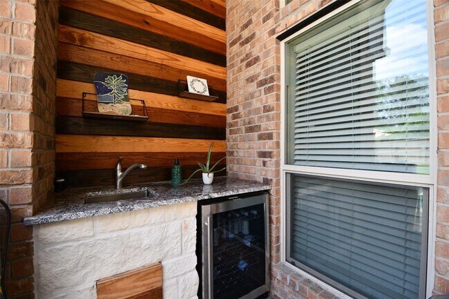 Building Photo - 99 N Bacopa Dr