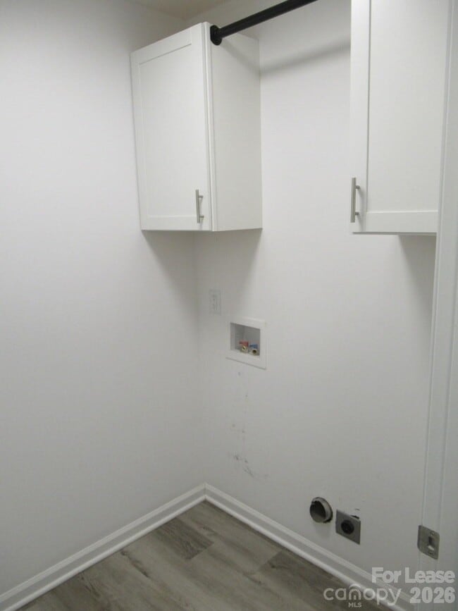 Building Photo - 174 Glen-Gar Dr