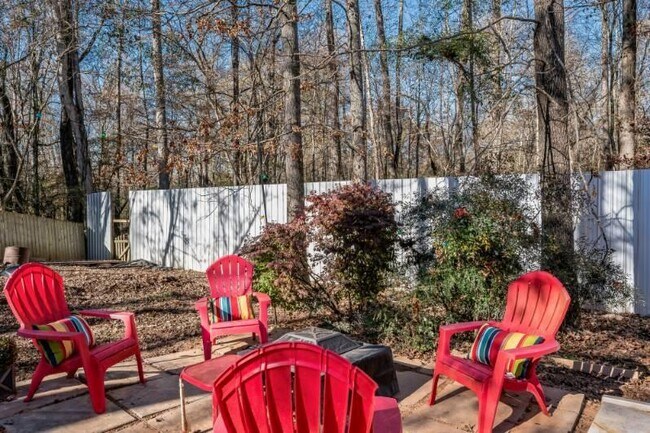 Building Photo - 795 Deerwood Dr