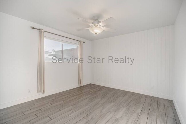 Building Photo - 518 E Huntington Dr