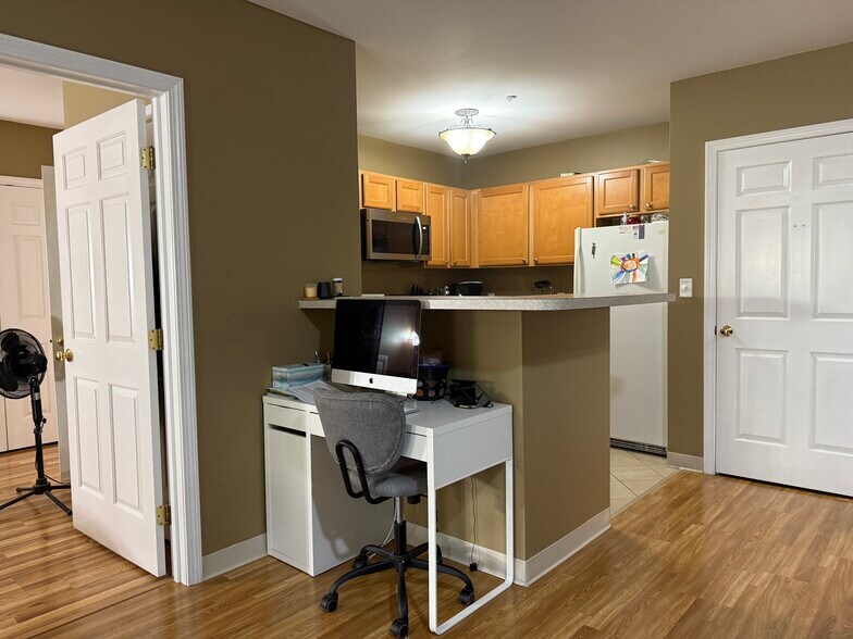 Building Photo - 211 Central St