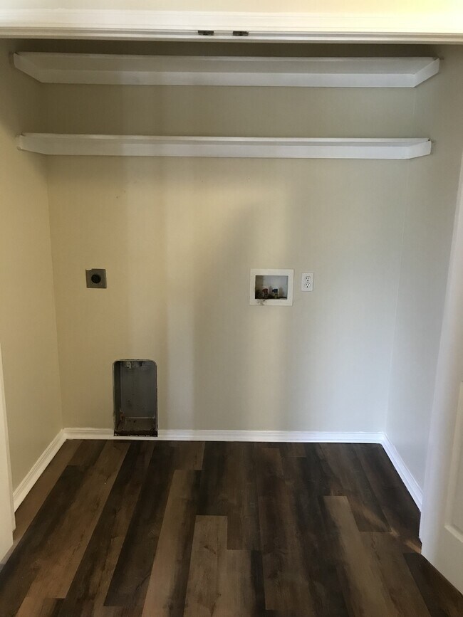 Building Photo - 1815 W Wiley St