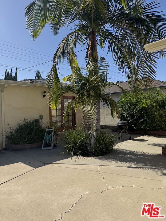 Building Photo - 5412 Hazeltine Ave