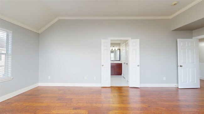 Building Photo - 328 Malone St