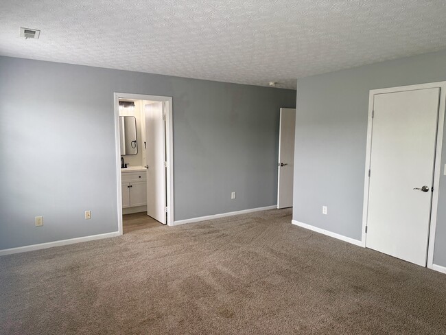 Building Photo - 4681 Grandover Dr
