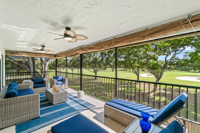 Building Photo - 5 Westgate Ln