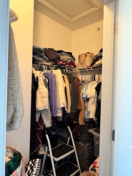 Building Photo - 813 Deluca Rd