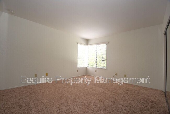 Building Photo - 5148 Via Calderon