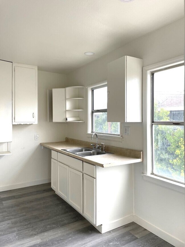 Building Photo - 467